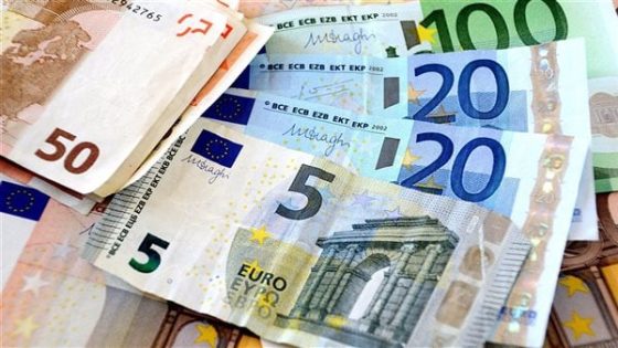 سعر اليورو مقابل الجنيه صباح تعاملات اليوم الإثنين 25-12-2023