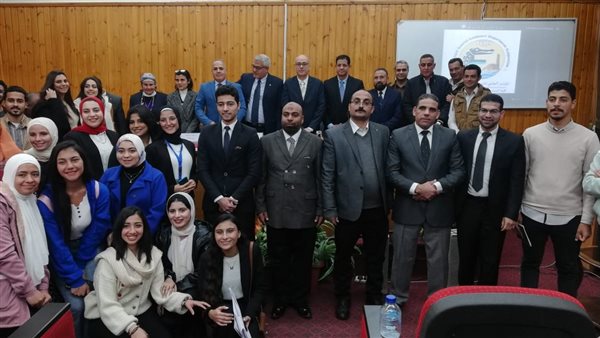 توصيات مؤتمر السياحة جامعة الفيوم، تدريس الإرشاد بالإنجليزية أبرزها