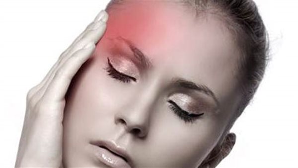 قلة النوم والتوتر، أهم أسباب الصداع النصفي