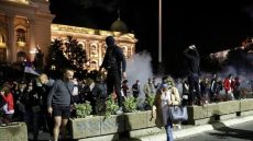 إصابة شرطيين في صربيا واعتقال 35 من مثيري الشغب في بلجراد