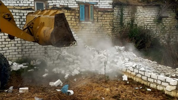 إزالة 20 حالة تعدٍّ على الأراضي الزراعية في محافظة الإسماعيلية (صور)