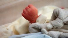 العثور على طفل حديث الولادة في التبين