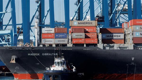 ميرسك للشحن تستعد لاستئناف عملياتها في البحر الأحمر