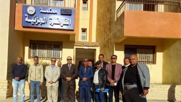 رئيس مدينة الفرافرة يبحث مع رئيس المحكمة الابتدائية الإجراءات الفنية والتجهيزات لافتتاح محكمة المركز