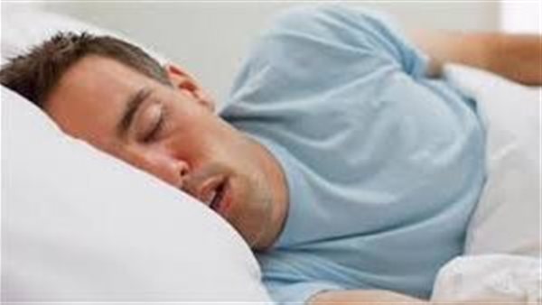 تفسير حلم ضرب الميت للحي في المنام وعلاقته بالوقوع فى مشكلات وأزمات عاطفية