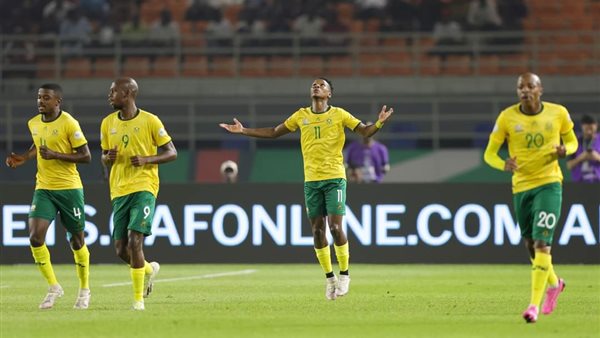 بيرسي تاو يقود جنوب إفريقيا للفوز على ناميبيا برباعية