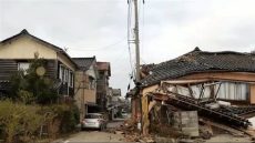 اليابان تسابق الزمن لإنقاذ الناجين من زلزال أول أيام 2024
