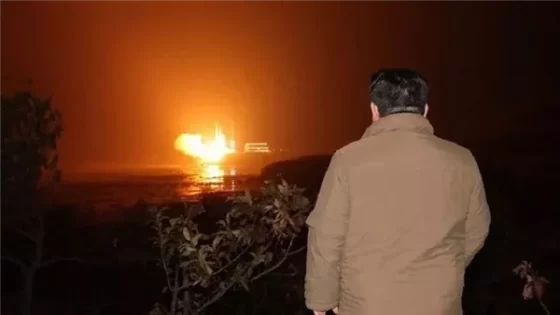 زعيم كوريا الشمالية يشرف على اختبار إطلاق صواريخ “كروز” من غواصة