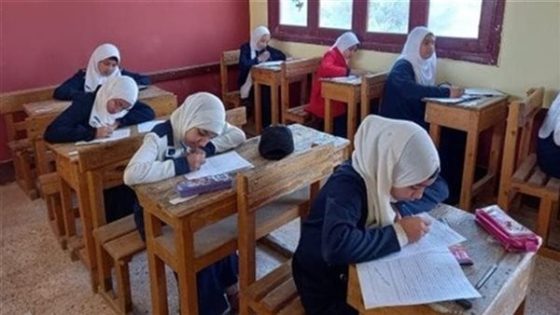طلاب الشهادة الإعدادية بالدقهلية يؤدون اليوم امتحان اللغة العربية في 635 لجنة