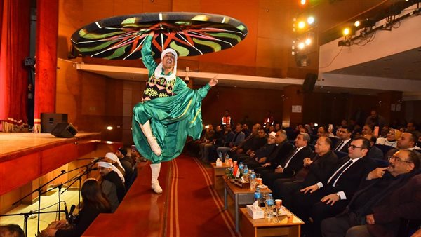 محافظ أسيوط يفتتح معرض مبدعي الفن على هامش احتفالية “الثقافة” بمناسبة عيد الشرطة (صور)