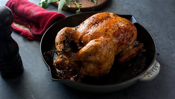 طريقة عمل الدجاج محشي بالبصل، أكلة لذيذة وسريعة