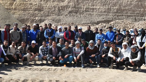 برنامج عملي لطلبة جامعة بني سويف بموقع فوسفات مصر بالوادي الجديد (صور)
