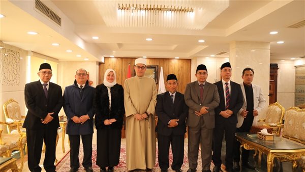 أمين “البحوث الإسلامية” ورئيس تطوير الوافدين يستقبلان وفدًا إندونيسيًا لبحث التعاون