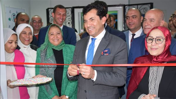 أشرف صبحي يفتتح أول حاضنة للأعمال التكنولوجية الرياضية