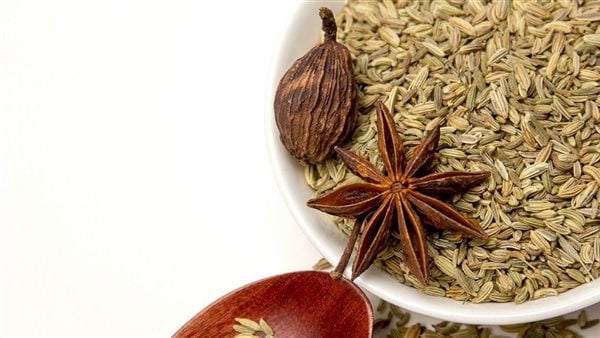 فوائد اليانسون، طارد للبلغم ومضاد للالتهابات ويحفز نمو الشعر