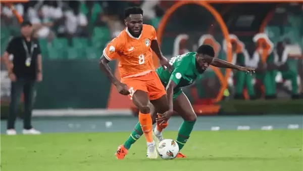 الظهور الأول لحكم نهائي أمم إفريقيا، دحان بيده يكشف تفاصيل إدارة المباراة