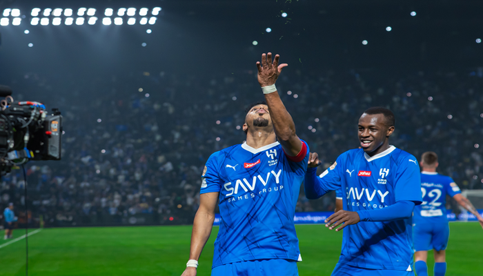 محمد نور ينهال بالمديح على سالم الدوسري: “لا يوجد أجنبي مثله”