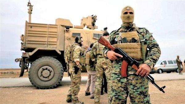 مقتل وإصابة 25 من قوات سوريا الديمقراطية في قصف على قاعدة أمريكية