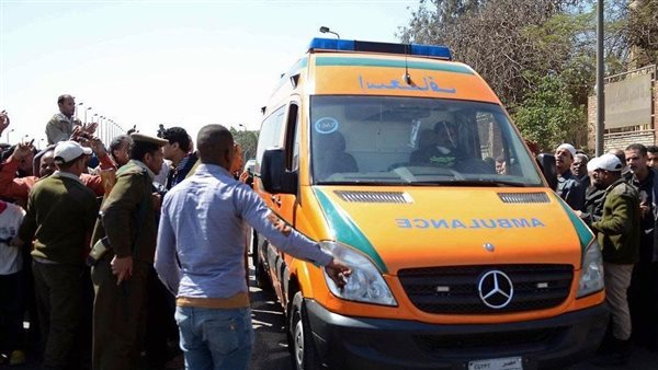 بالأسماء إصابة 12 عاملا معظمهم سيدات في انقلاب سيارة ربع نقل بالدقهلية