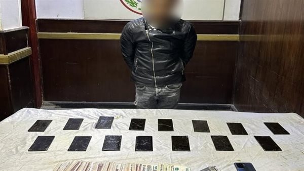 سقوط 7 عاطلين وسائق بحوزتهم كميات من المخدرات والأسلحة النارية بالقاهرة