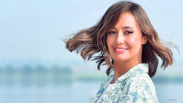 هنا شيحة تشجع أختها حلا في إمبراطورية ميم بهذه الطريقة