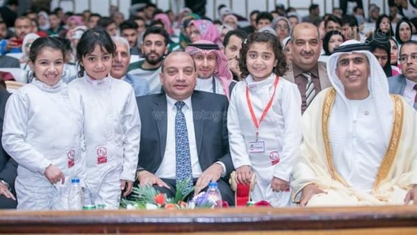 رئيس جامعة بني سويف يكرم طالبتين حصلن على ذهبيتين عربيتين في المبارزة