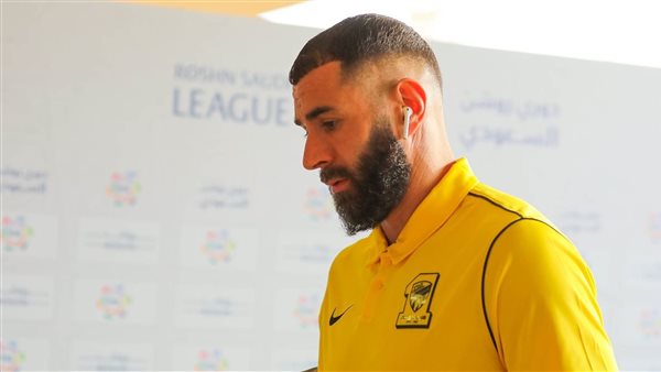 تقارير إنجليزية تكشف تفاصيل مثيرة عن سبب استبعاد كريم بنزيما أمام الطائي