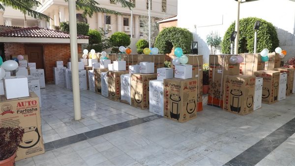 محافظ المنوفية يسلم أجهزة كهربائية ومنزلية ومساعدات مالية لـ25 عروسة