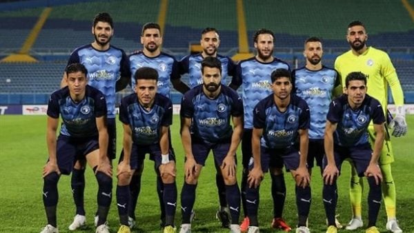 كأس الرابطة، إبراهيم عادل يقود هجوم بيراميدز أمام المصري