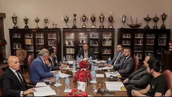 ترسيخًا للعلاقات الوطيدة بين الناديين الكبيرين، مجلس إدارة الأهلى يزور نادى الزمالك