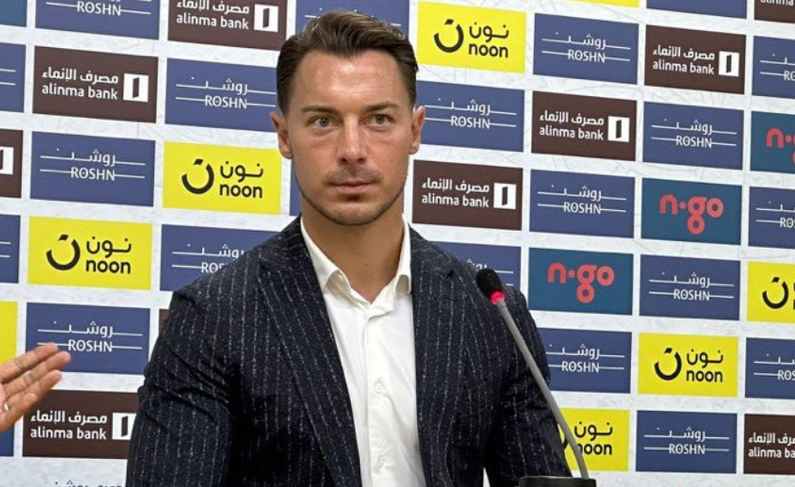 فيتوريا يترقب.. 3 أسباب تعيد مستقبل يايسله لدائرة الشك مع الأهلي