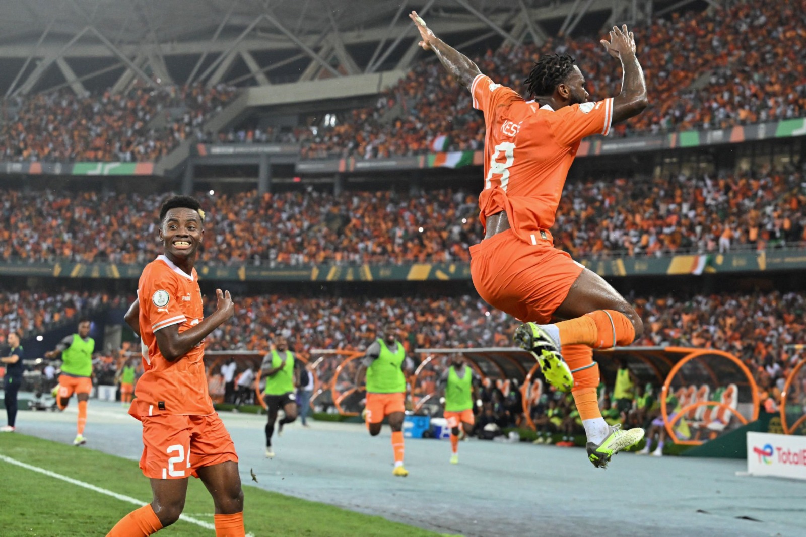 بصمة دوري روشن.. كيسيه يساهم في وضع كوت ديفوار على قمة أفريقيا (فيديو)