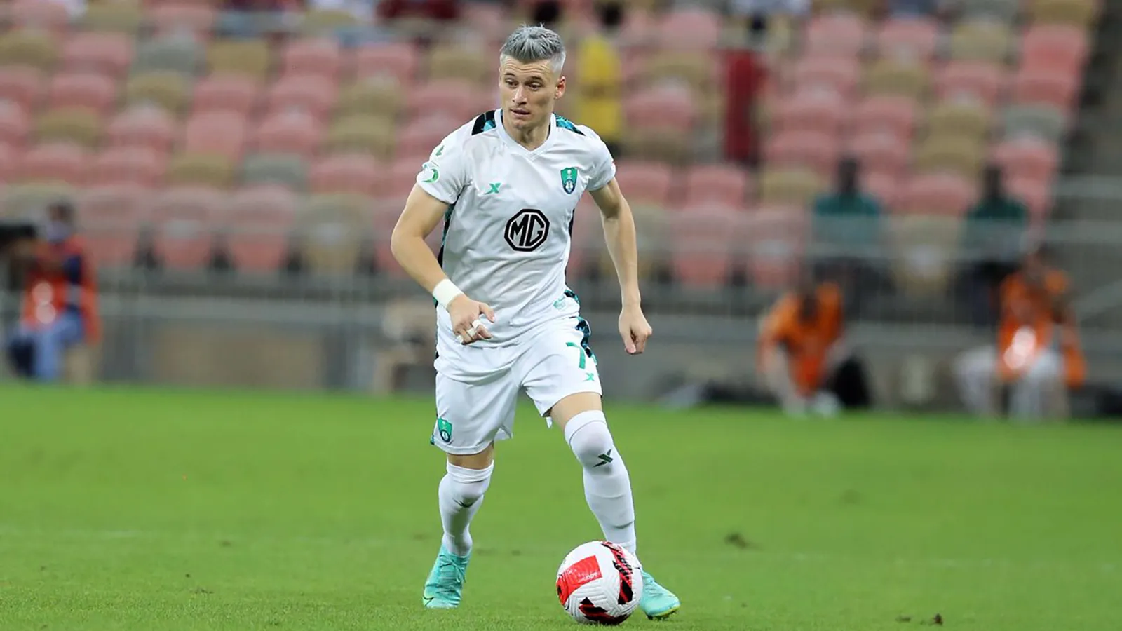 البقاء أم الرحيل.. مصير اليوسكي مع الأهلي