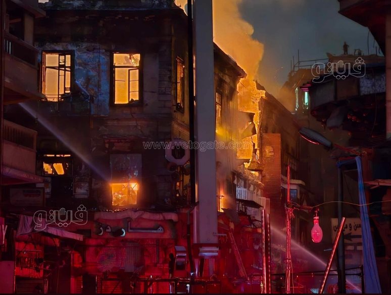 حريق خارج السيطرة.. لقطات جديدة لحريق مستودع ملابس وأجهزة منزلية في العتبة (4)