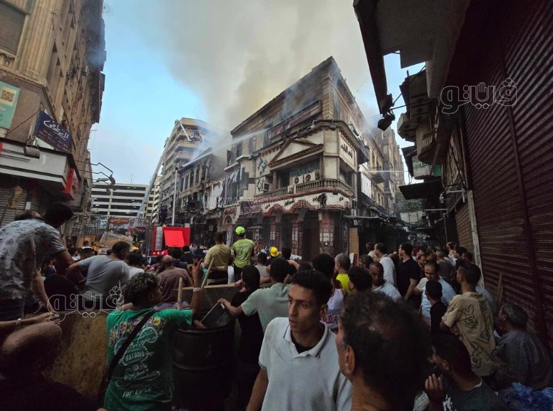 السيطرة على حريق في أحد المبنيين المحترقين في العتبة (8)