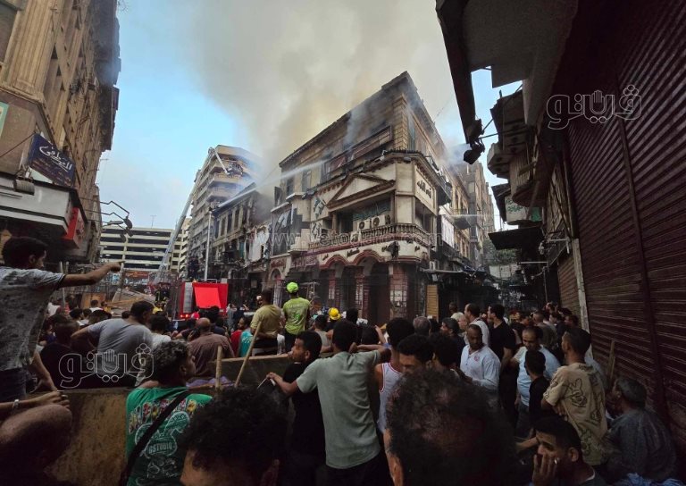 السيطرة على حريق في أحد المبنيين المحترقين في العتبة (7)