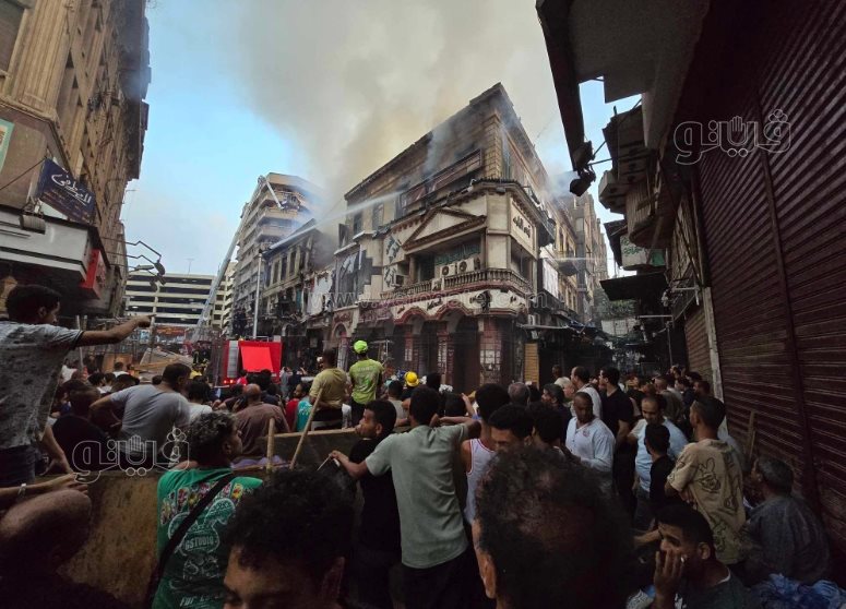 السيطرة على حريق في أحد المبنيين المحترقين في العتبة (2)