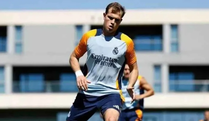 اللاعب خوانمي لاتاسا