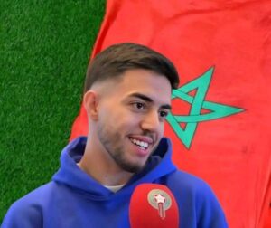 إلياس أخومش هو لاعب من أصل مغربي.