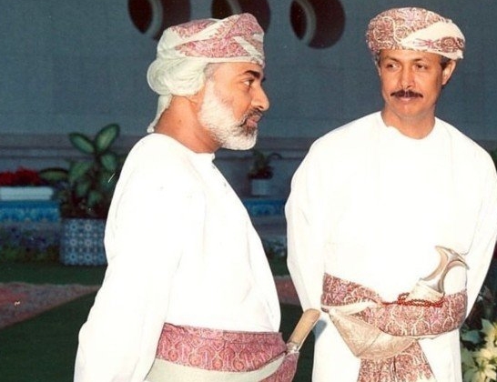 السلطان الراحل عمان مع عبد العزيز الرواس
